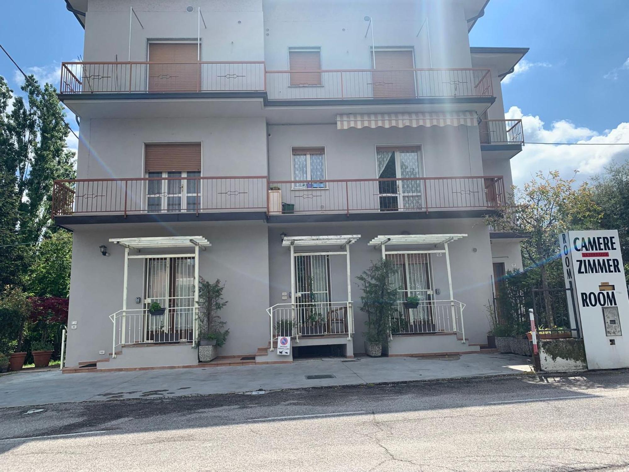La Terrazza Hotel Peschiera del Garda Exterior photo